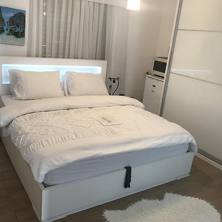Charming Unit With Pool And Great Amenities Leilighet Rishon LeZion Eksteriør bilde