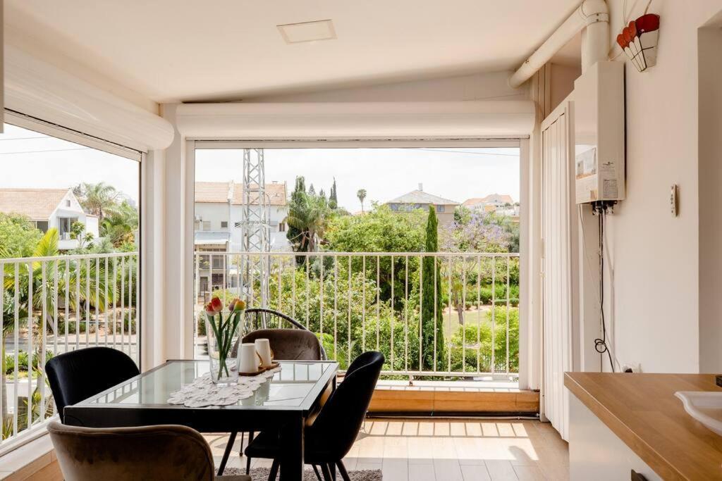 Charming Unit With Pool And Great Amenities Leilighet Rishon LeZion Eksteriør bilde