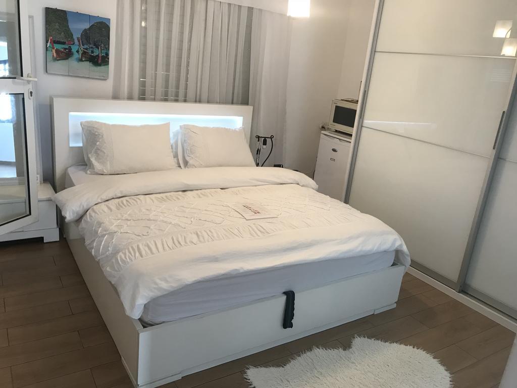 Charming Unit With Pool And Great Amenities Leilighet Rishon LeZion Eksteriør bilde