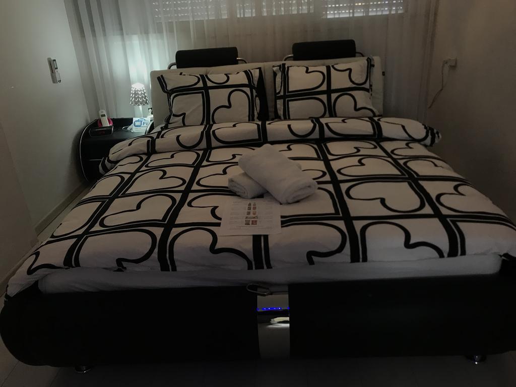 Charming Unit With Pool And Great Amenities Leilighet Rishon LeZion Eksteriør bilde