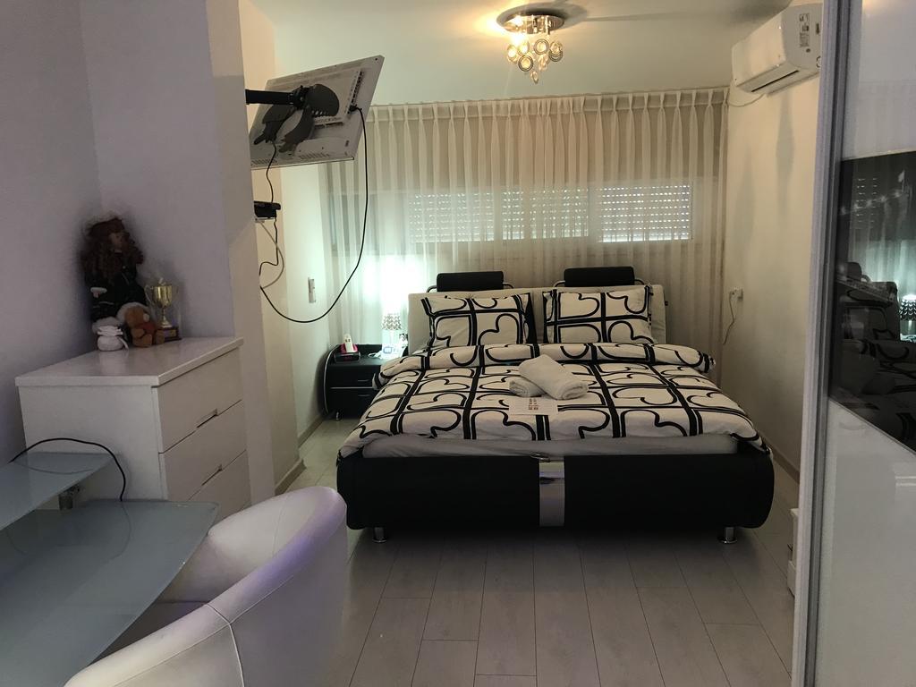 Charming Unit With Pool And Great Amenities Leilighet Rishon LeZion Eksteriør bilde