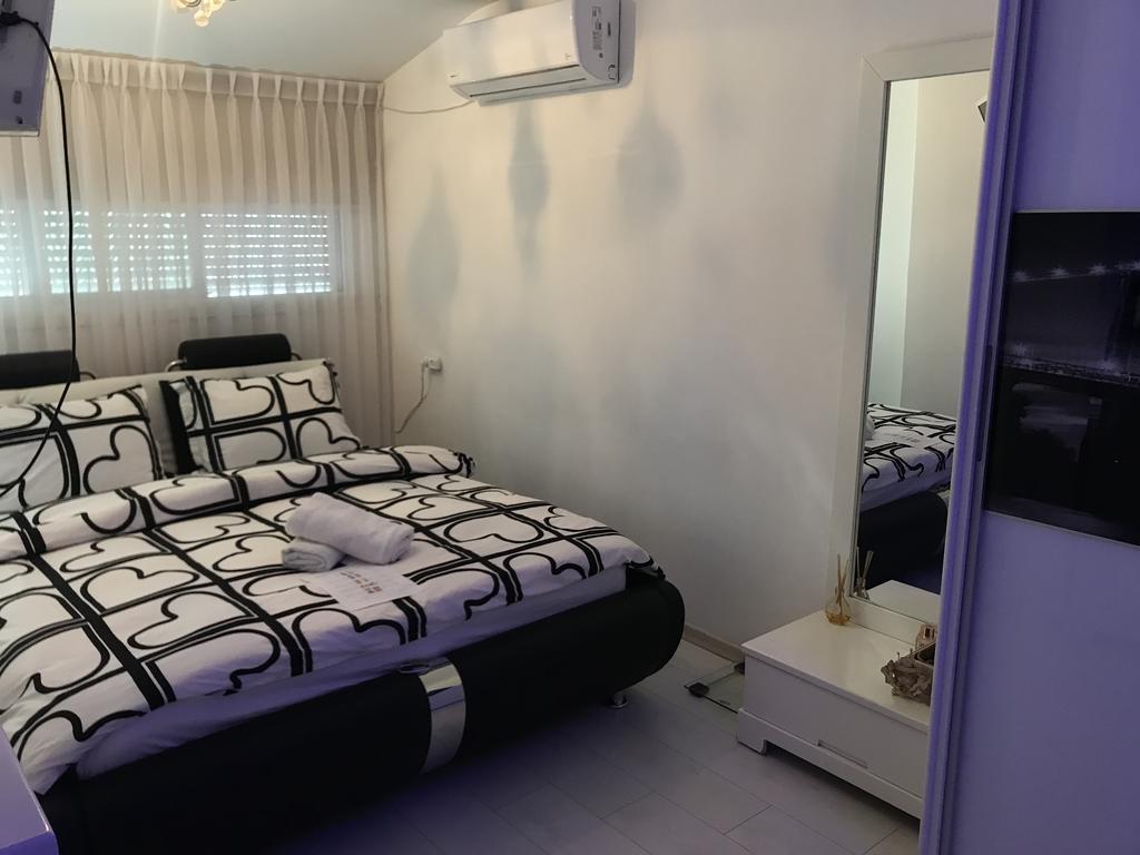 Charming Unit With Pool And Great Amenities Leilighet Rishon LeZion Eksteriør bilde